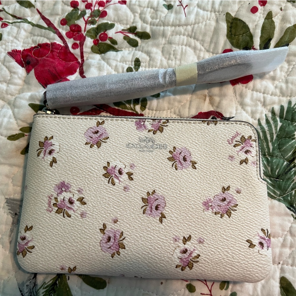 NWT Coach floral wristlet